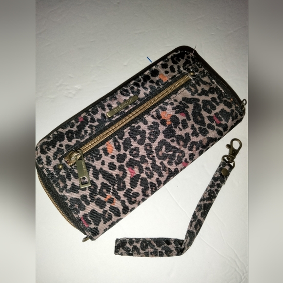 Travelon (Multicolor) Animal Print RFID Block Single Zip Around Wristlet Wallet - Picture 3 of 11